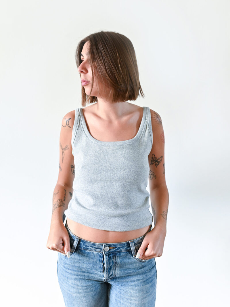 GREY TANKTOP